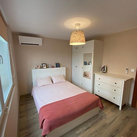 Lovely 1 Bedroom Apartment In The Heart Of Varna Extérieur photo