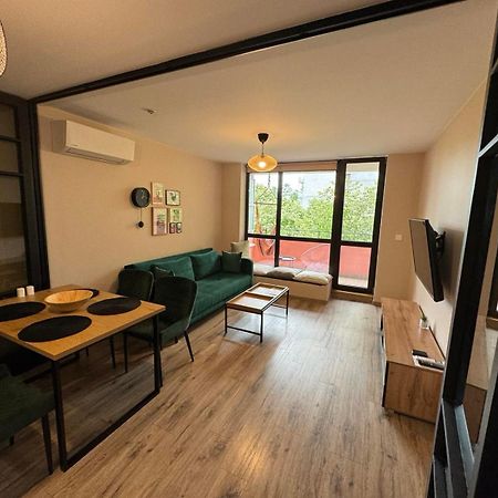 Lovely 1 Bedroom Apartment In The Heart Of Varna Extérieur photo