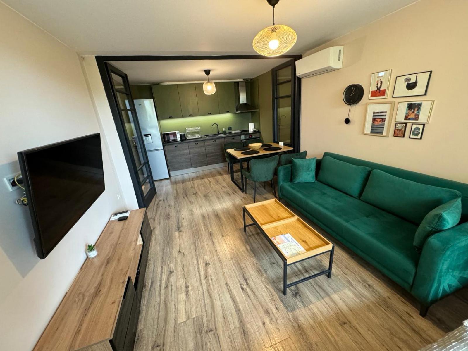 Lovely 1 Bedroom Apartment In The Heart Of Varna Extérieur photo
